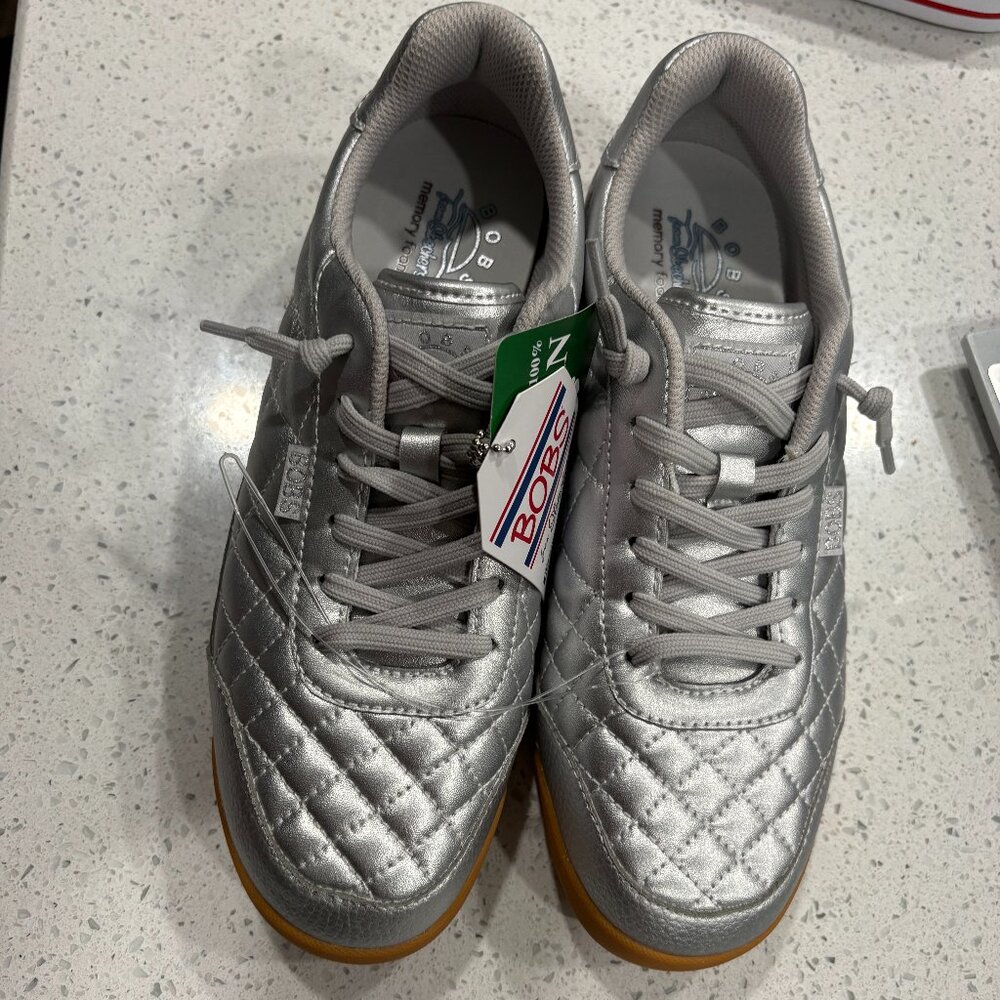 BOBS by Skechers Memory Foam Silver Shimmer Lace up Tennis shoes Vegan sz 8.5
